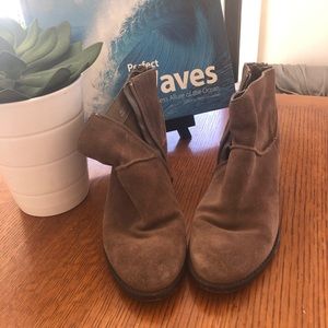 〰️Versatile Steve Madden Booties〰️